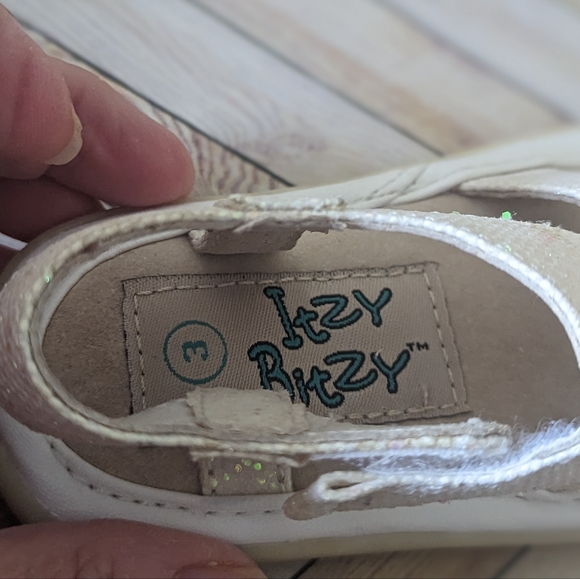 Itzy Bitzy brand toddler "squeaker" sandals size 3 - Picture 4 of 5